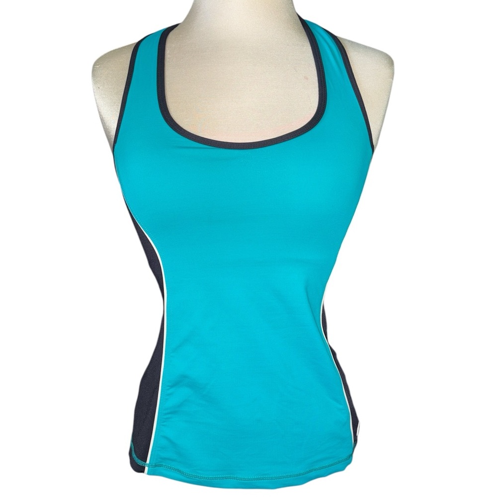 Trina Turk workout tank top built in bra keyhole opening in back scoop neck Sz S